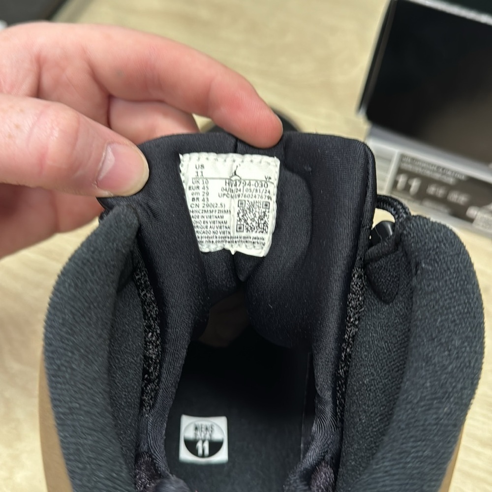 Jordan 9 Retro - M11 - Picture 7 of 10